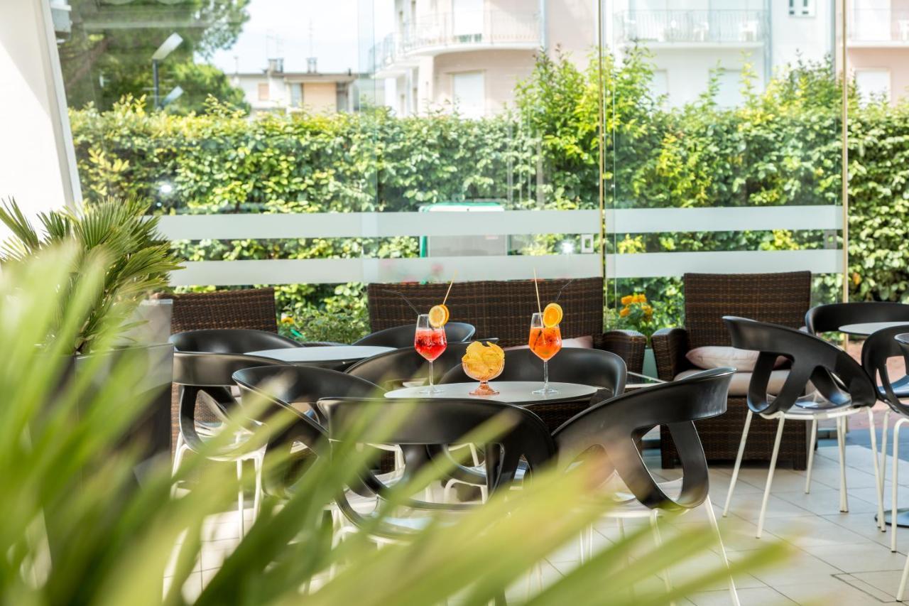 Hotel & Aparthotel Carinthia S Lido di Jesolo Bagian luar foto