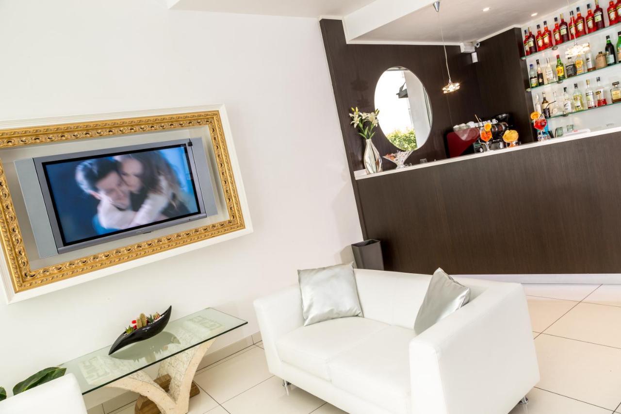 Hotel & Aparthotel Carinthia S Lido di Jesolo Bagian luar foto