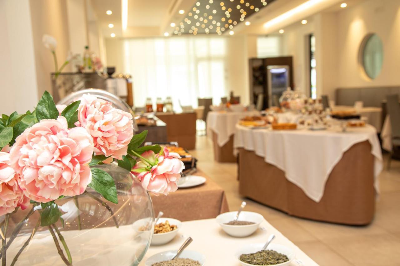 Hotel & Aparthotel Carinthia S Lido di Jesolo Bagian luar foto