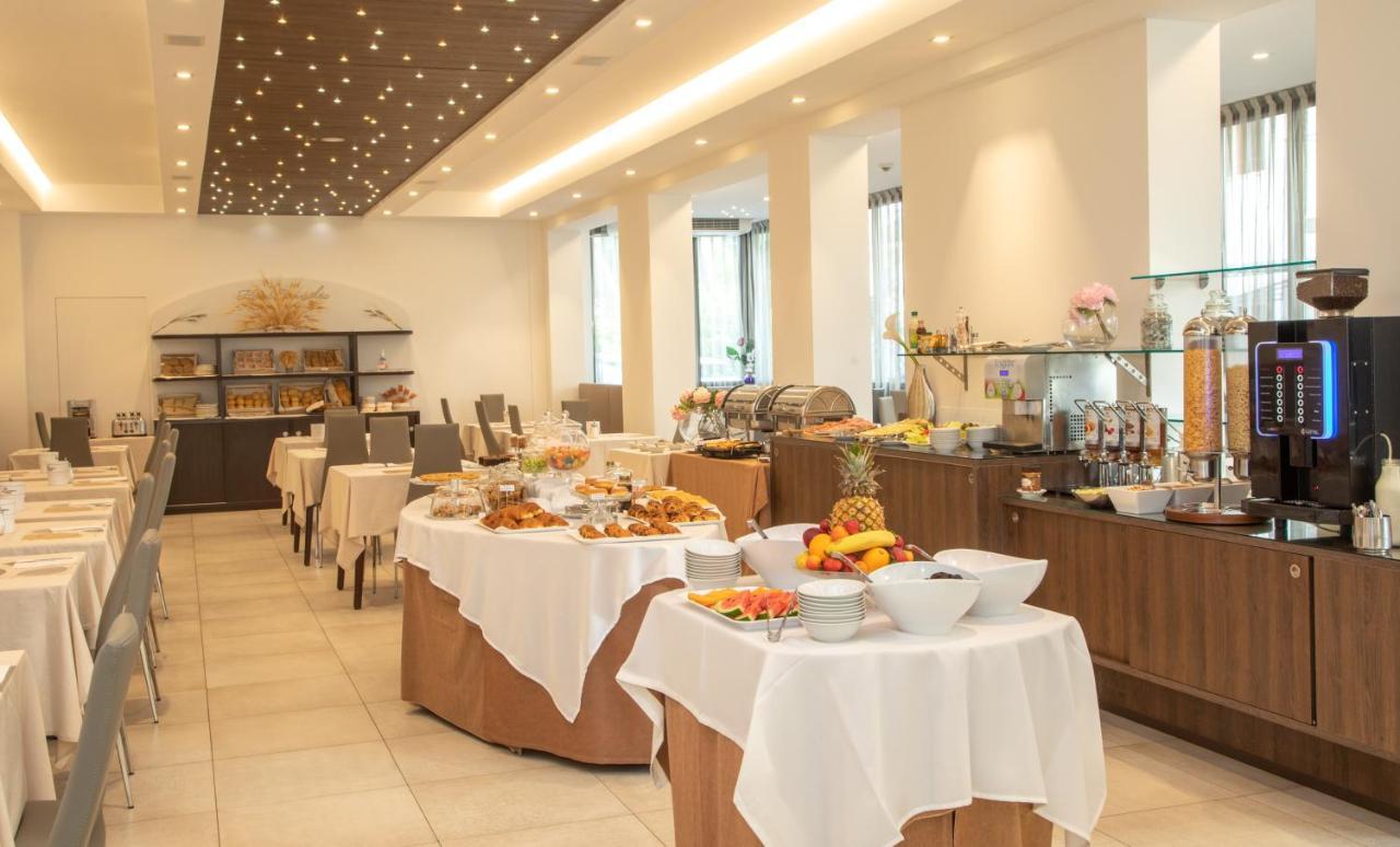 Hotel & Aparthotel Carinthia S Lido di Jesolo Bagian luar foto