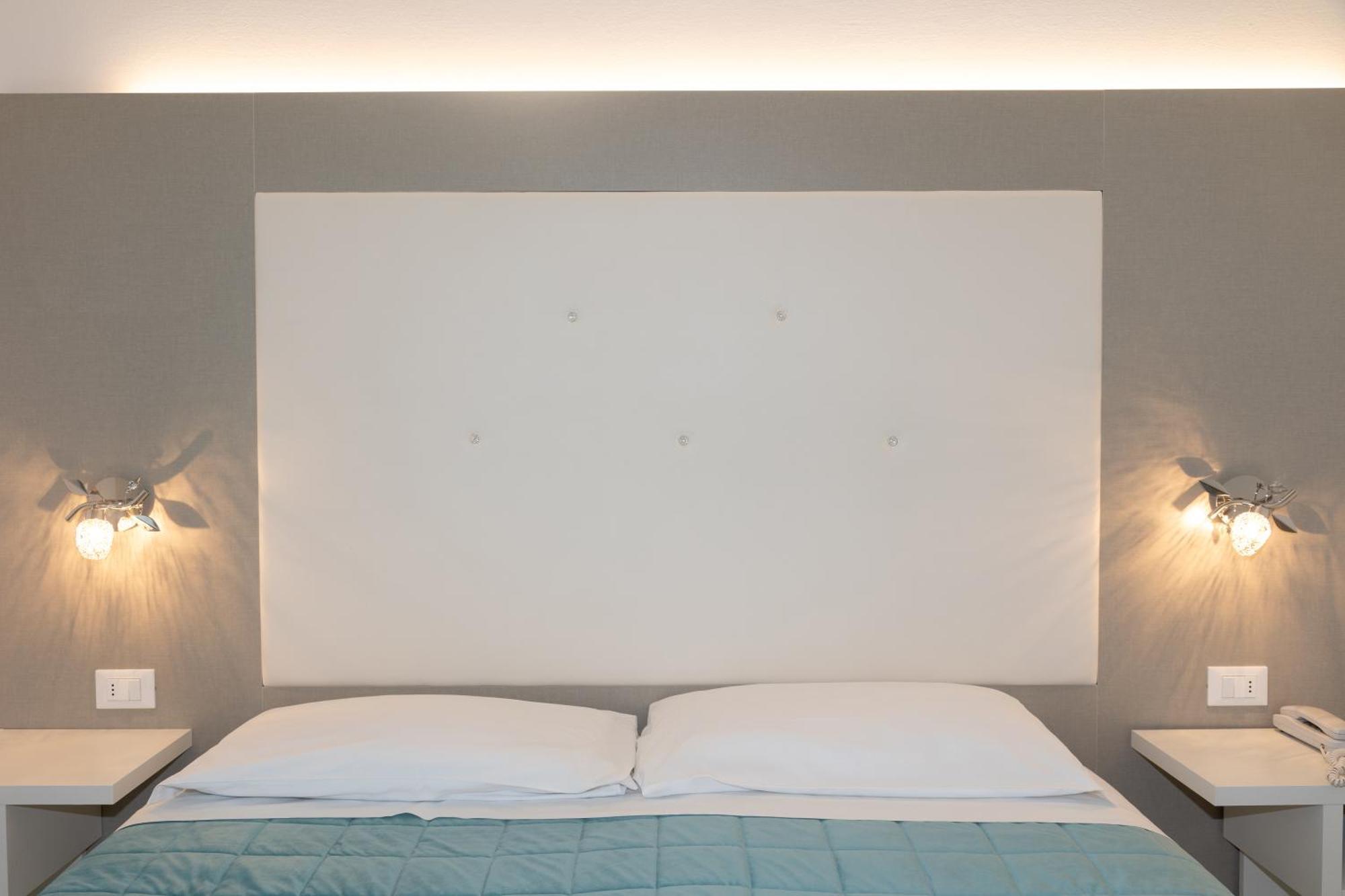 Hotel & Aparthotel Carinthia S Lido di Jesolo Bagian luar foto
